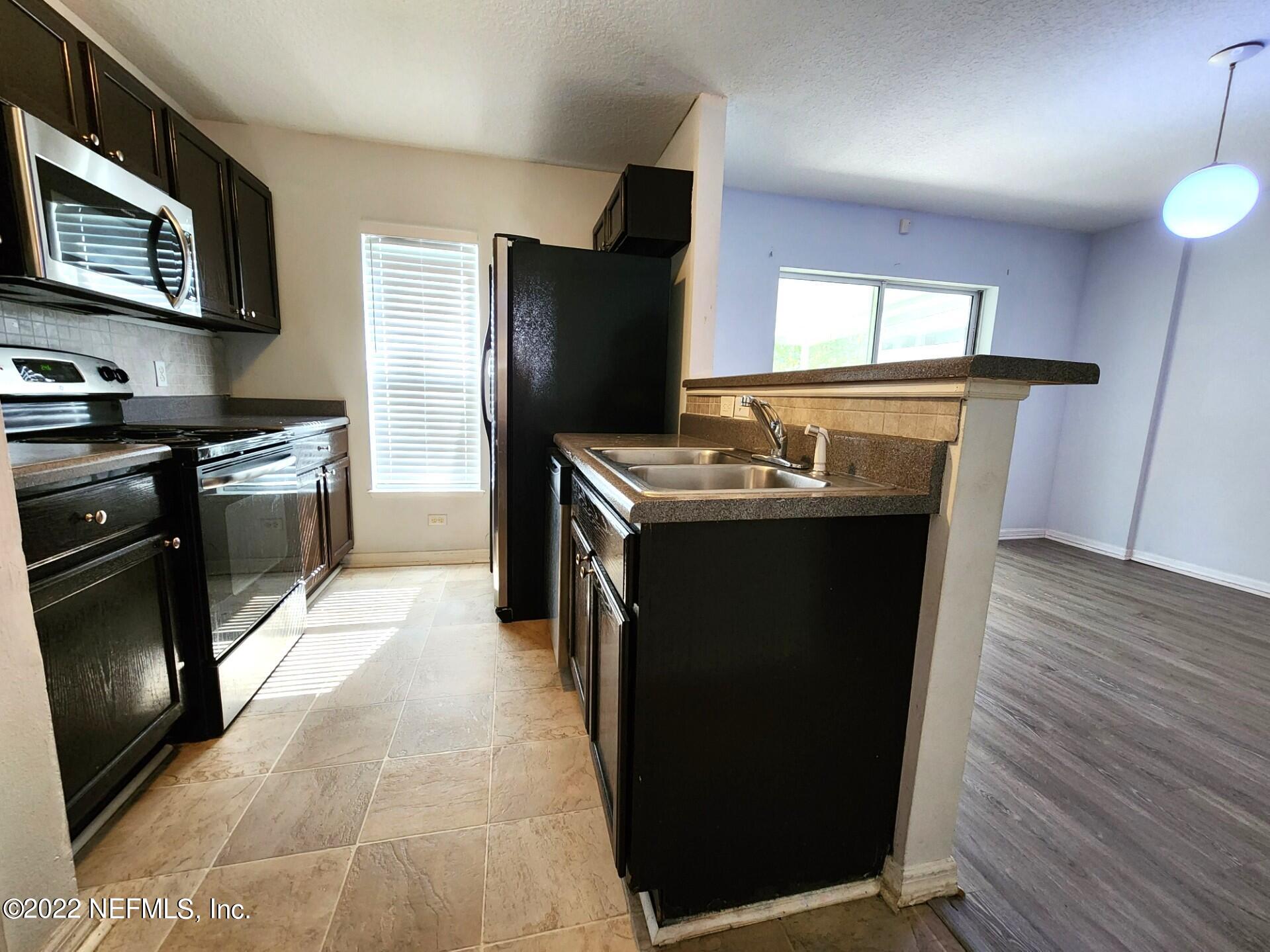 782 Bent Baum Road Jacksonville, FL 32205 - Photo 9 of 44 Kitchen & Dining Area B