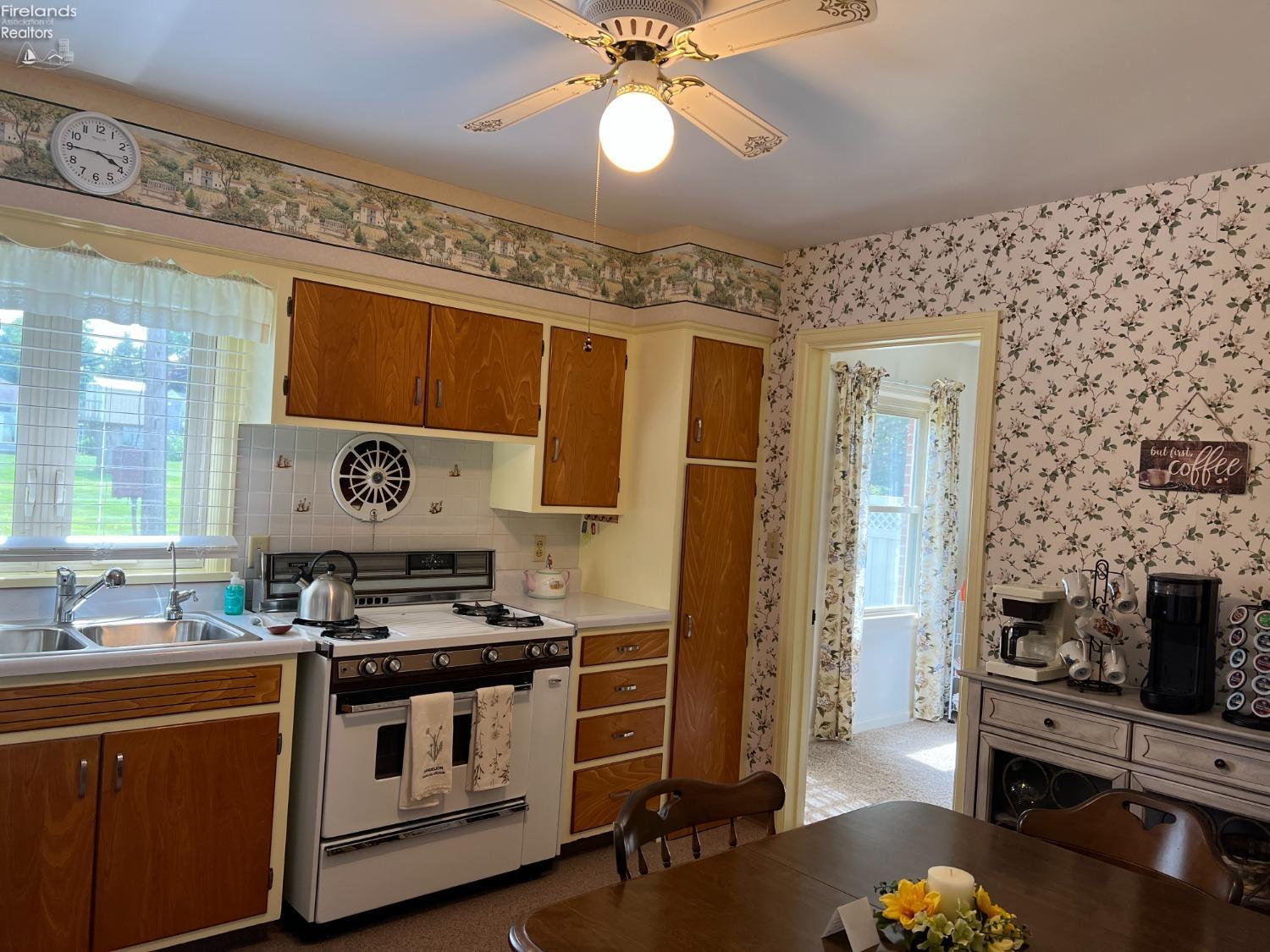 840 Barker Road Fremont, OH 43420 - Photo 8 of 23 Gallery Image 8