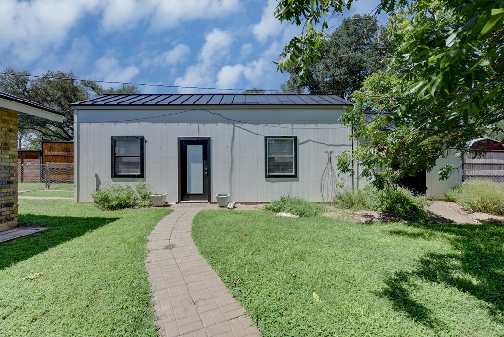 302 Frederick Road Fredericksburg, TX 78624 - Photo 41 of 51