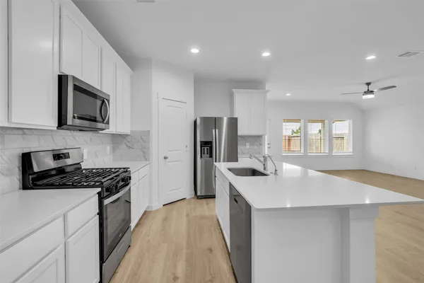 $2,350 | 30723 Skye Villa Lane, Fulshear, TX 77494