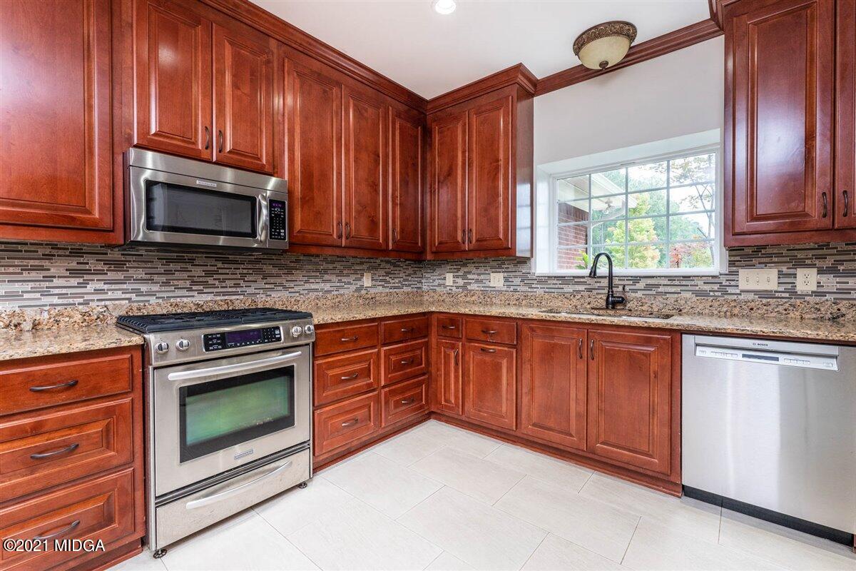 64 York Place Forsyth, GA 31029 - Photo 13 of 40 17-DSC07414
