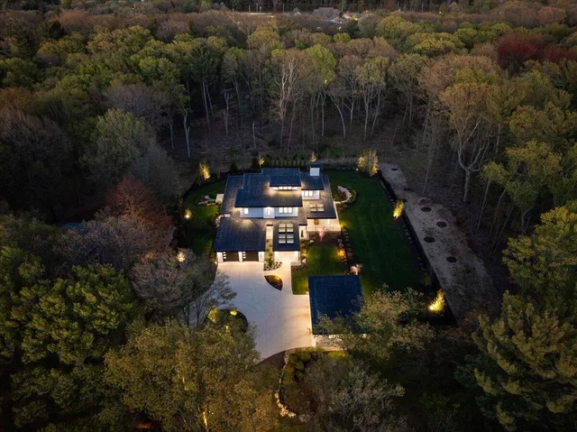 $4,750,000 | 329 North Lakeshore Drive, Holland, MI 49424