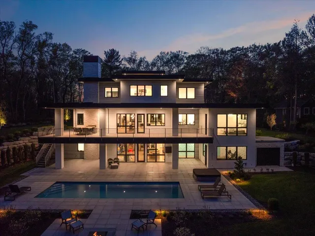 $4,750,000 | 329 North Lakeshore Drive, Holland, MI 49424