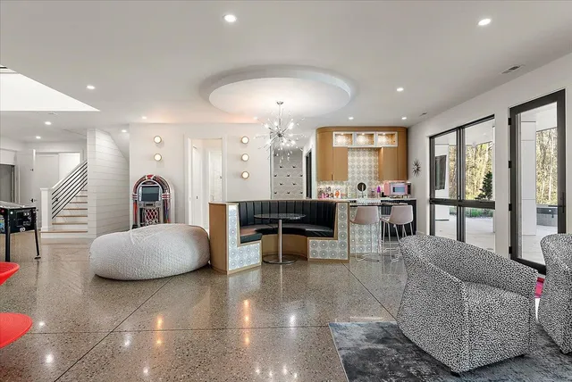 $4,750,000 | 329 North Lakeshore Drive, Holland, MI 49424