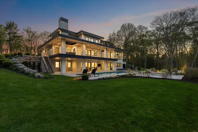 $4,750,000 | 329 North Lakeshore Drive, Holland, MI 49424