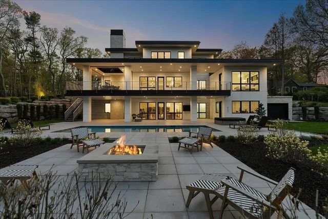 $4,750,000 | 329 North Lakeshore Drive, Holland, MI 49424