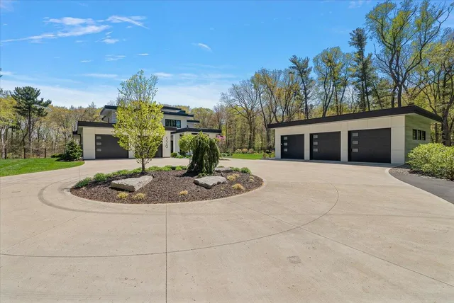 $4,750,000 | 329 North Lakeshore Drive, Holland, MI 49424