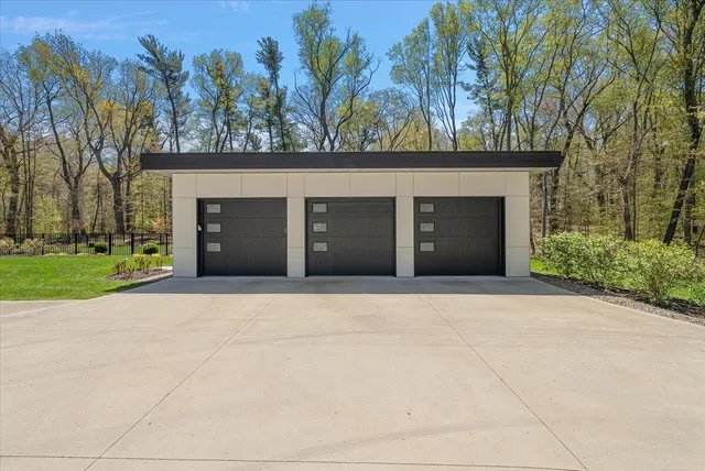 $4,750,000 | 329 North Lakeshore Drive, Holland, MI 49424