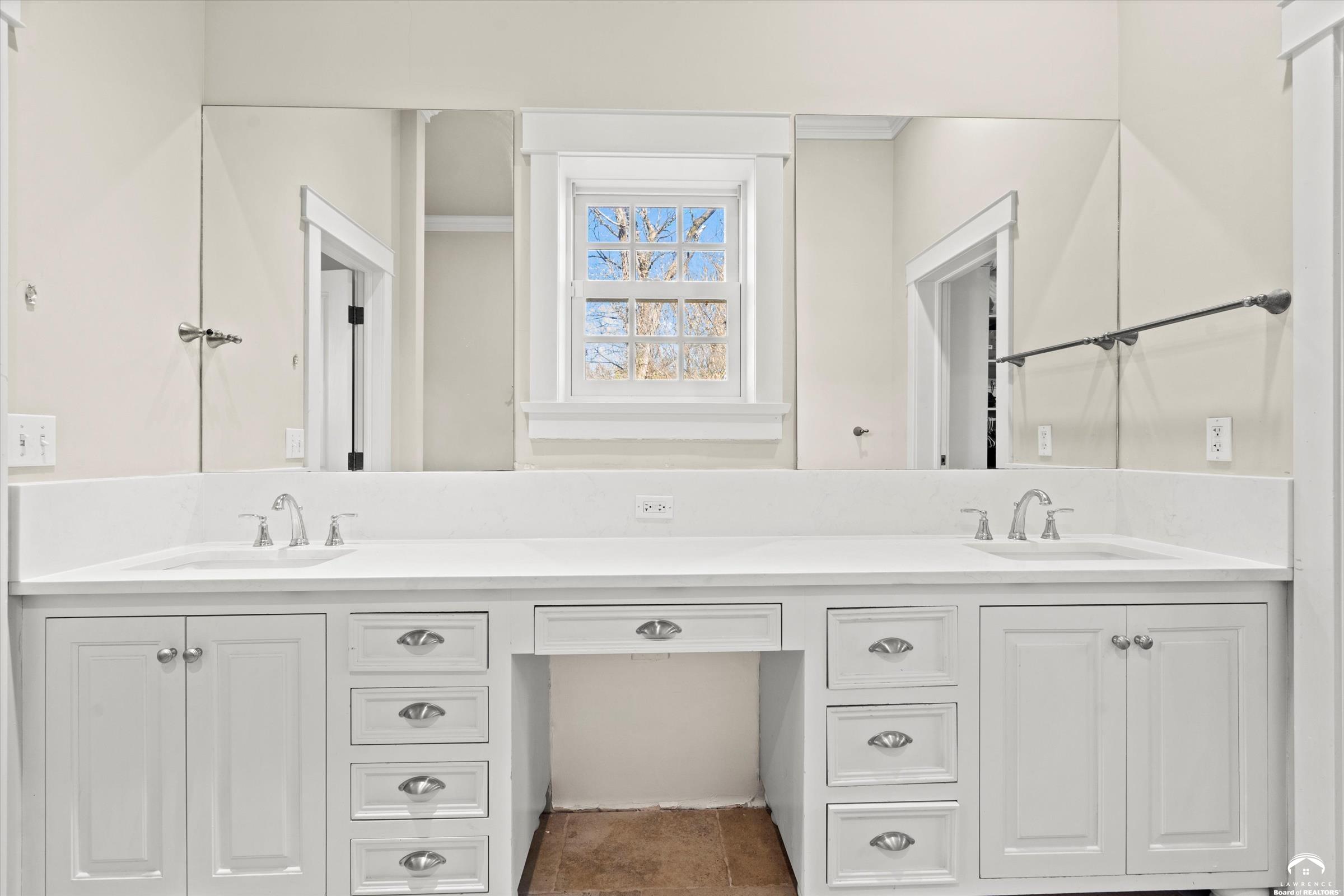 1173 North 1000th Road Lawrence, KS 66047 - Photo 25 of 60