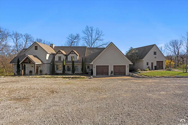 $1,050,000 | 1173 North 1000th Road, Lawrence, KS 66047