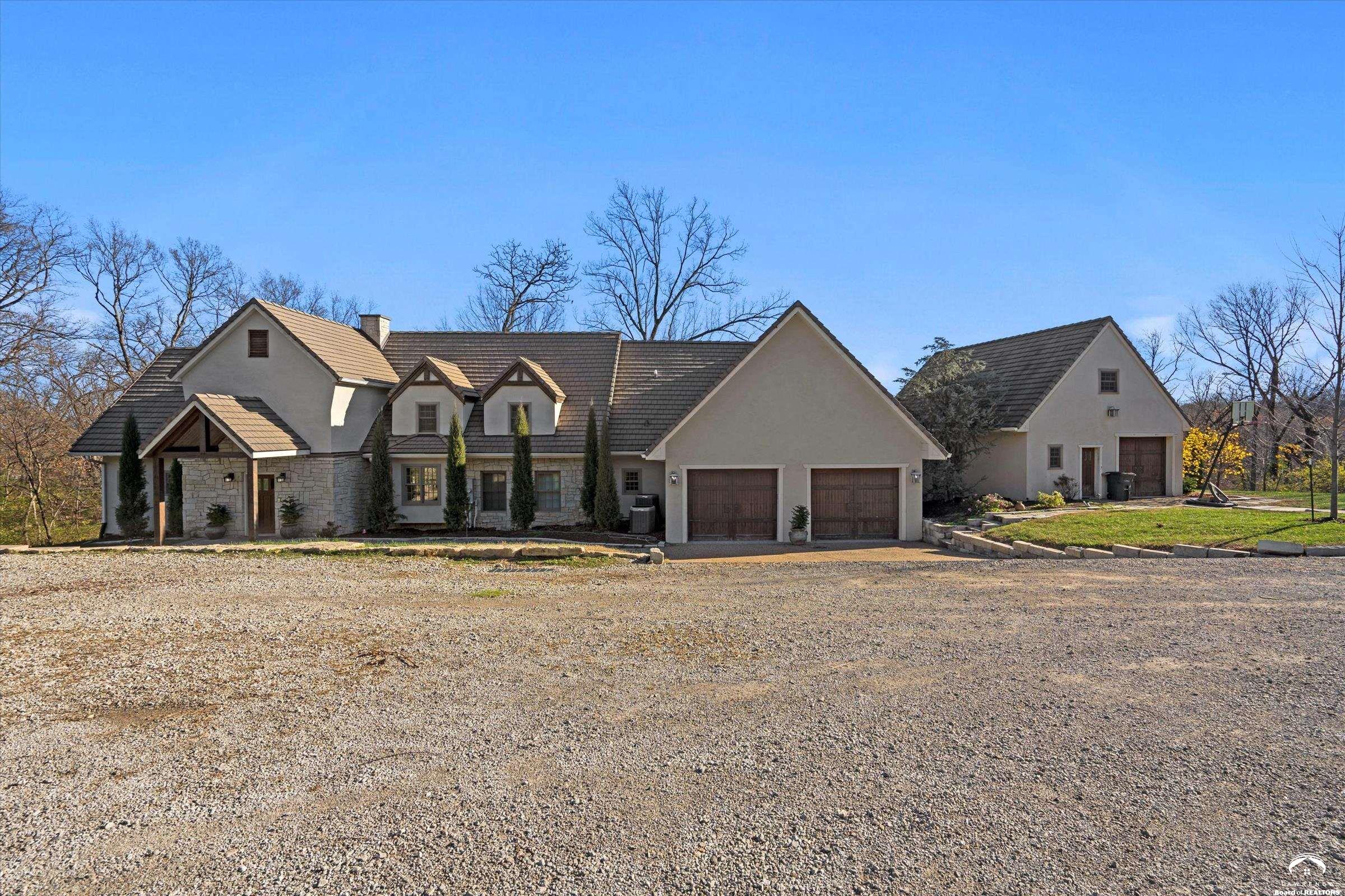 1173 North 1000th Road Lawrence, KS 66047 - Photo 3 of 60