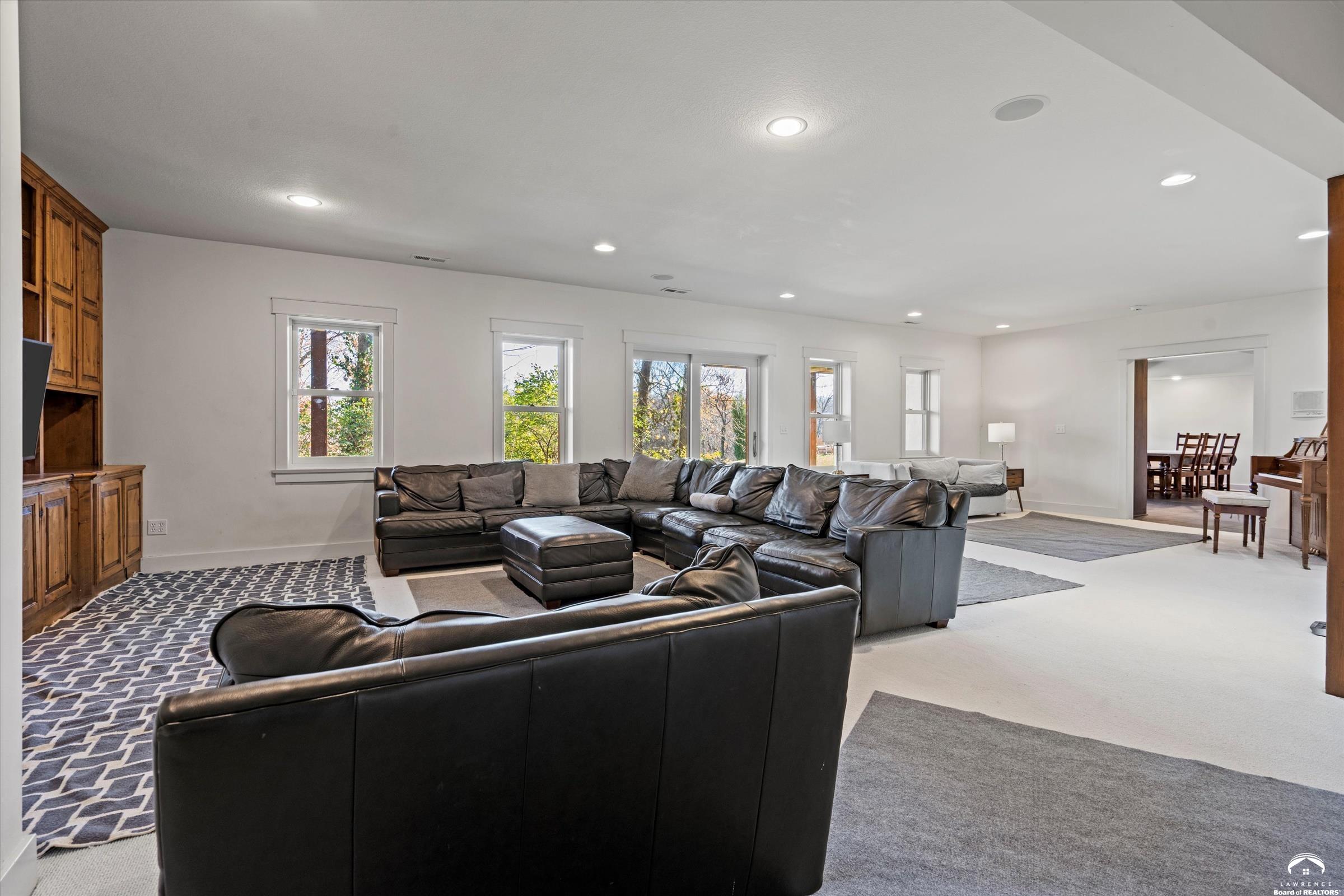 1173 North 1000th Road Lawrence, KS 66047 - Photo 35 of 60