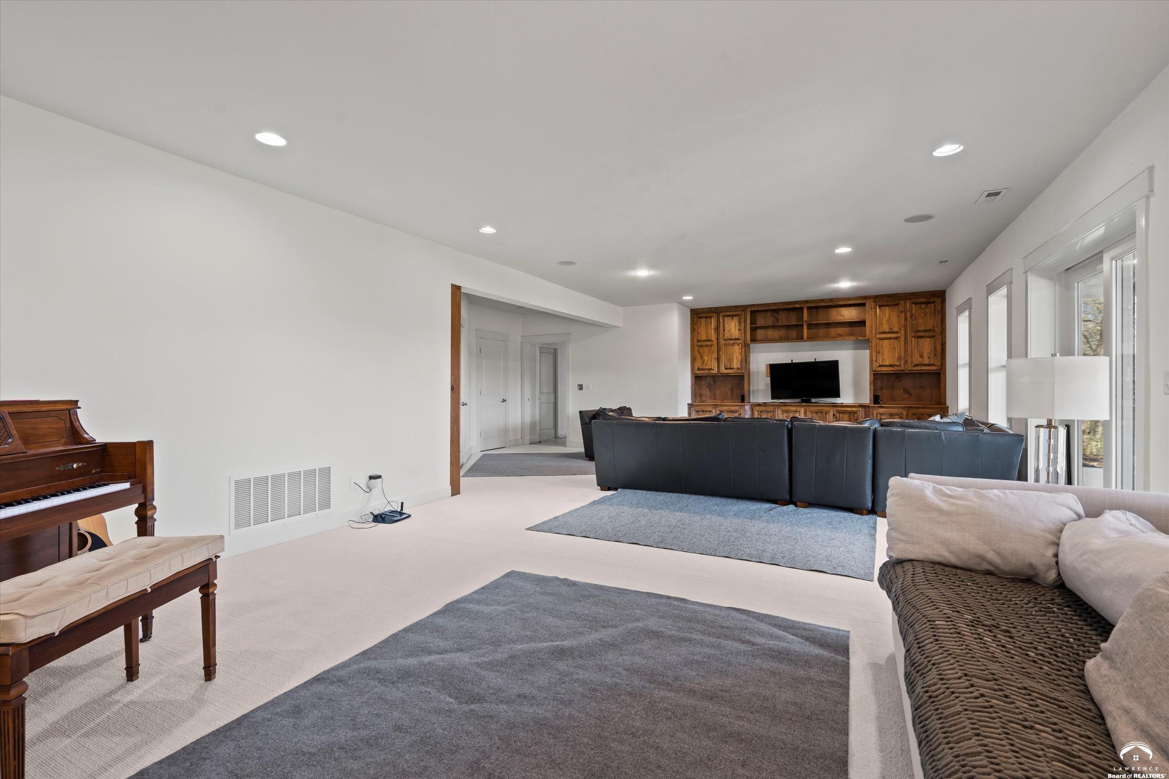 1173 North 1000th Road Lawrence, KS 66047 - Photo 37 of 60