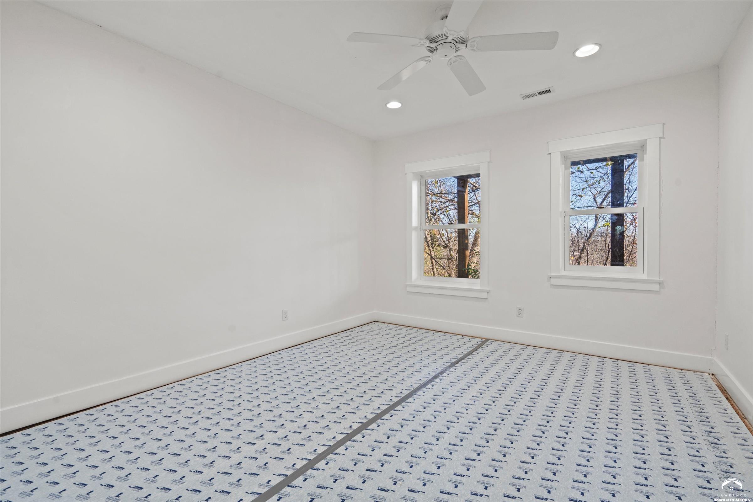 1173 North 1000th Road Lawrence, KS 66047 - Photo 39 of 60