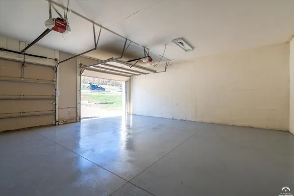 $1,050,000 | 1173 North 1000th Road, Lawrence, KS 66047