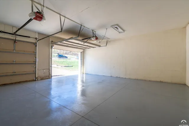 $1,350,000 | 1173 North 1000th Road, Lawrence, KS 66047