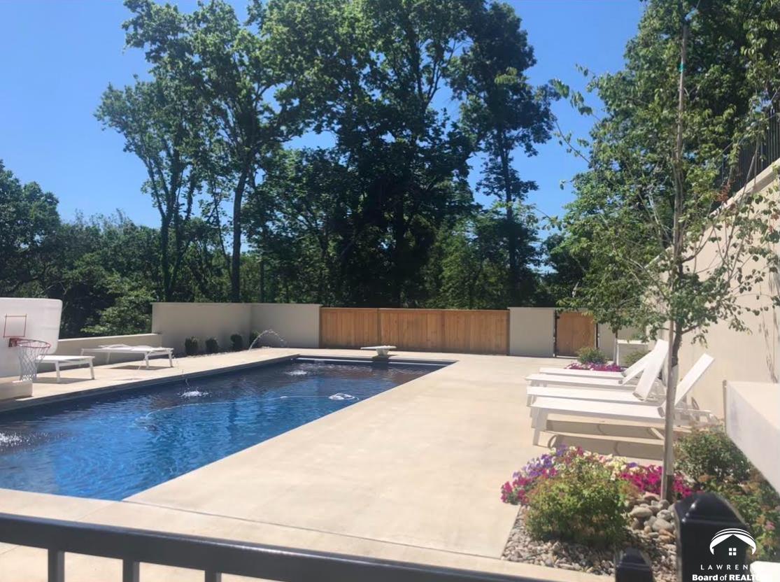 1173 North 1000th Road Lawrence, KS 66047 - Photo 51 of 60