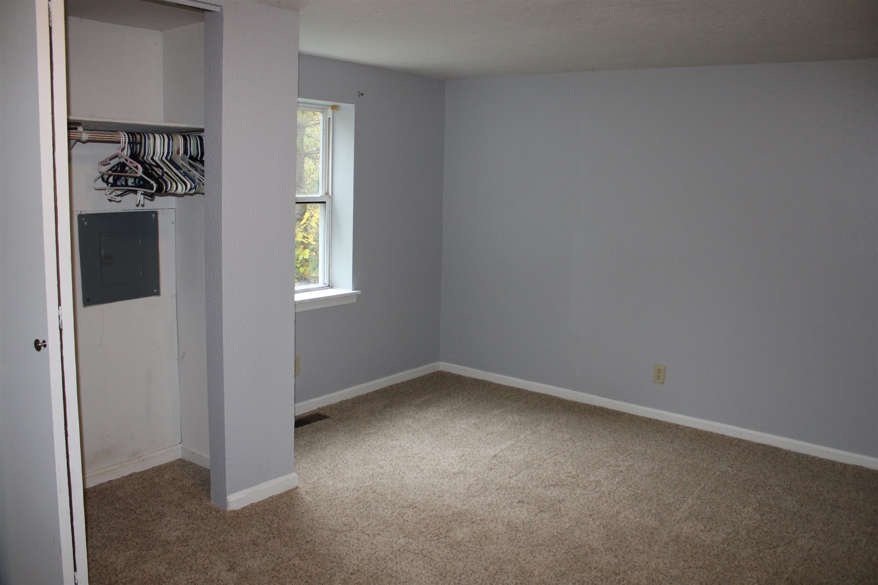 2183 West Deerfield Road Mount Pleasant, MI 48858 - Photo 13 of 22 1905676-12.JPG