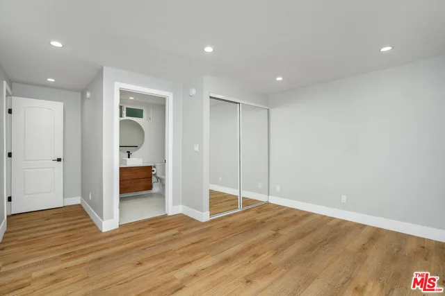 $4,500 | 5923 Etiwanda Avenue, Unit 106, Tarzana, CA 91356