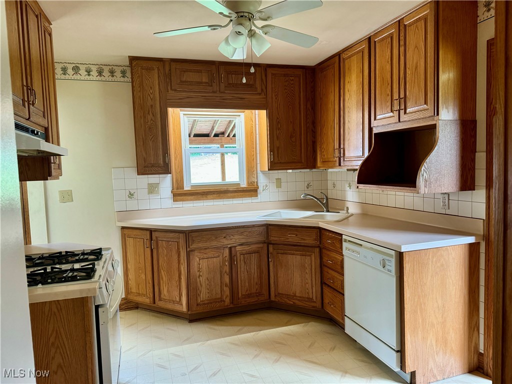320 Darlington Road Northeast Warren, OH 44484 - Photo 3 of 30 Gallery Image 3