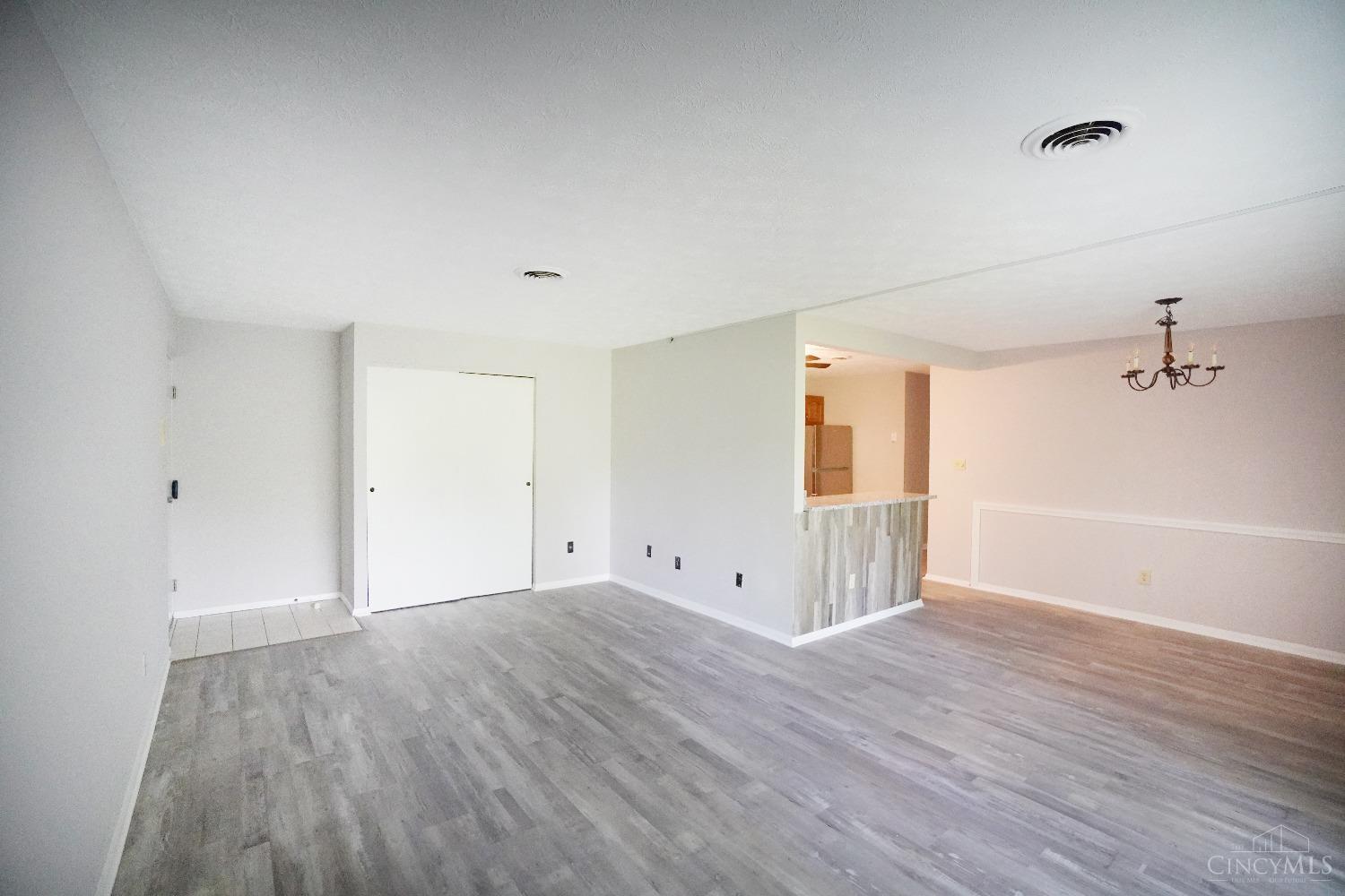 6584 Hearne Road, Unit 14 Cincinnati, OH 45248 - Photo 6 of 18 Gallery Image 6