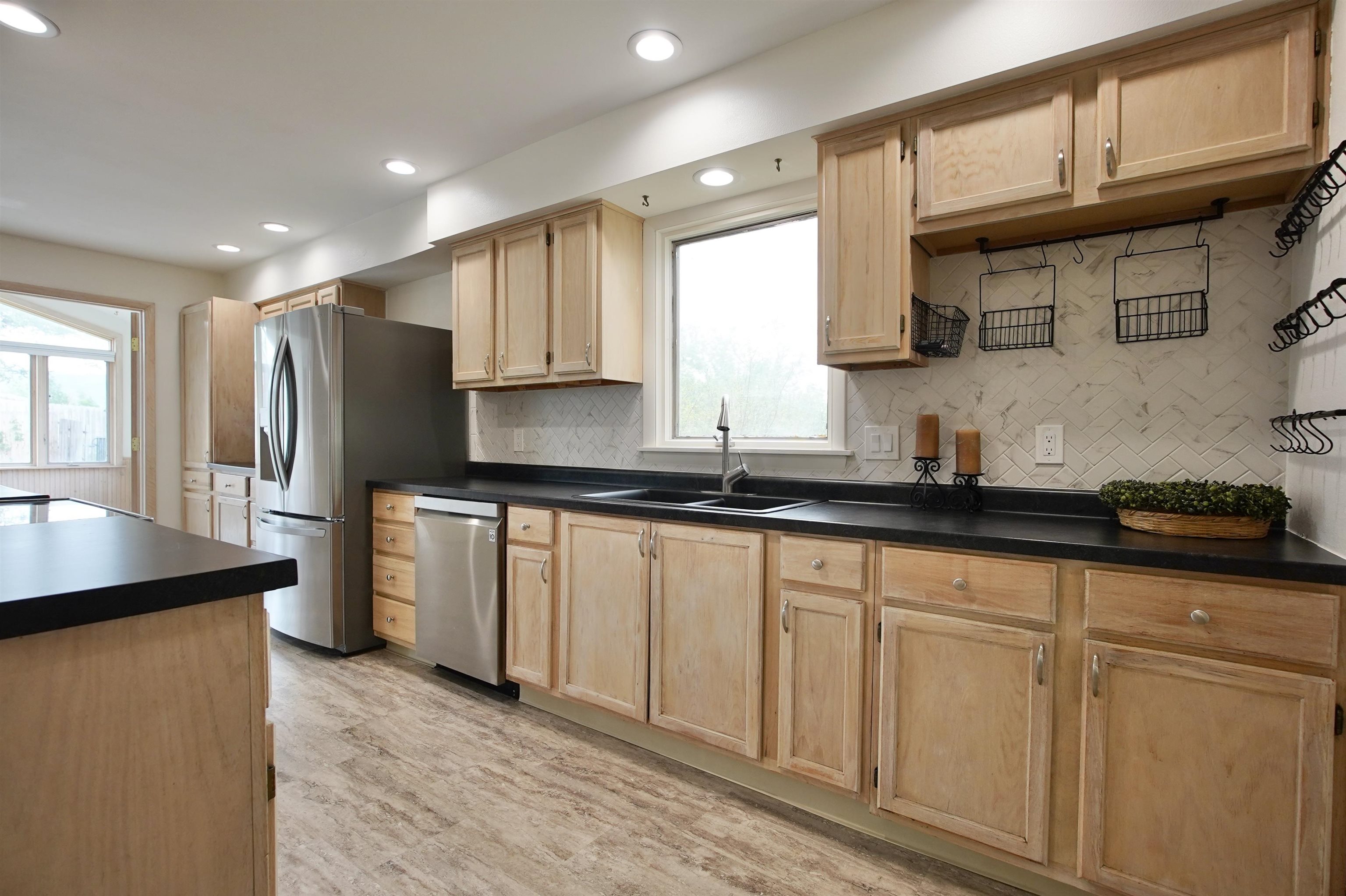 2435 East 7th Street Casper, WY 82609 - Photo 3 of 50