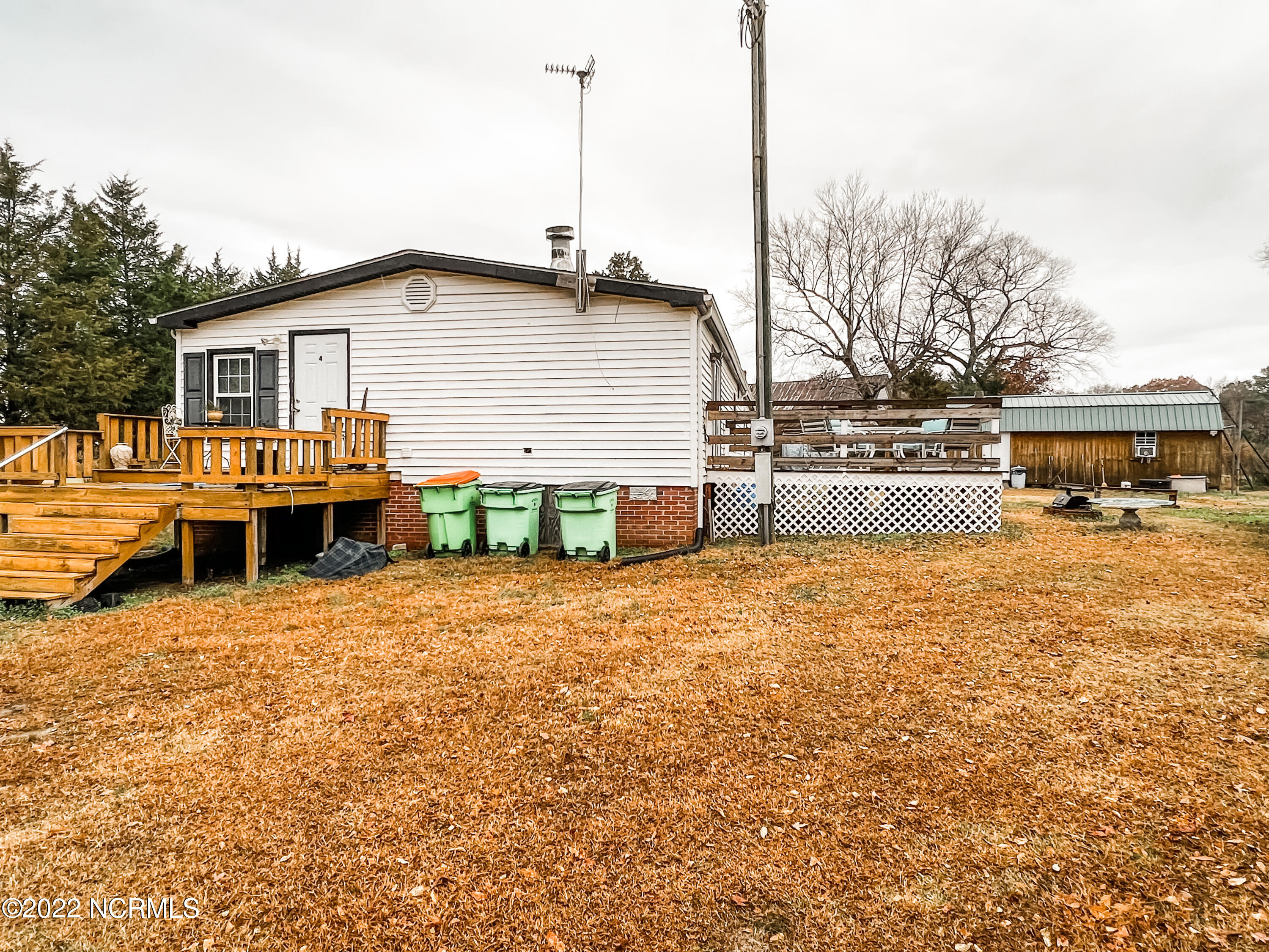 4 Mary Shearin Road Littleton, NC 27850 - Photo 25 of 27 Side view of home