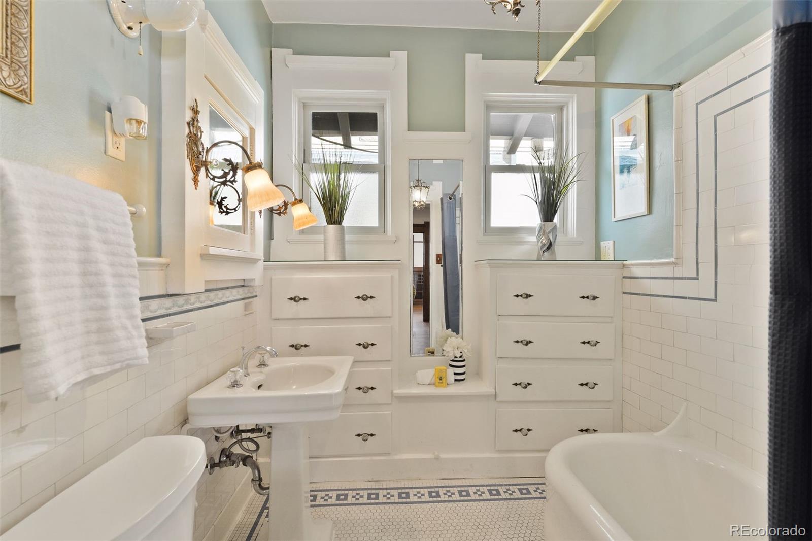 1601 Steele Street Denver, CO 80206 - Photo 22 of 40