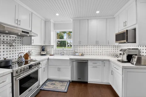 $1,049,000 | 13 Acacia Villas, Boynton Beach, FL 33436