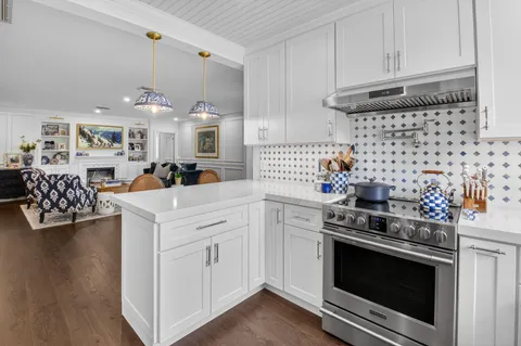 $1,049,000 | 13 Acacia Villas, Boynton Beach, FL 33436