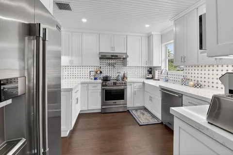 $1,049,000 | 13 Acacia Villas, Boynton Beach, FL 33436