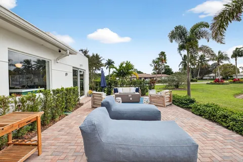$1,049,000 | 13 Acacia Villas, Boynton Beach, FL 33436
