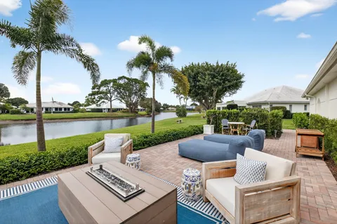 $1,049,000 | 13 Acacia Villas, Boynton Beach, FL 33436
