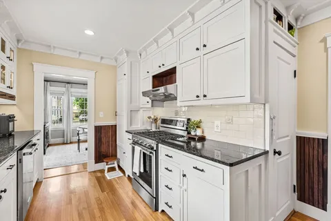 $569,000 | 31 Sycamore Street, Lowell, MA 01852