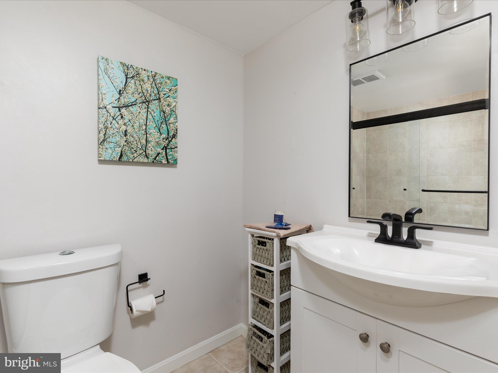 5831 Cove Landing Road, Unit 301 Burke, VA 22015 - Photo 20 of 25 2E6A8948_5831 Cove Landing Rd Unit 301 - Absolute