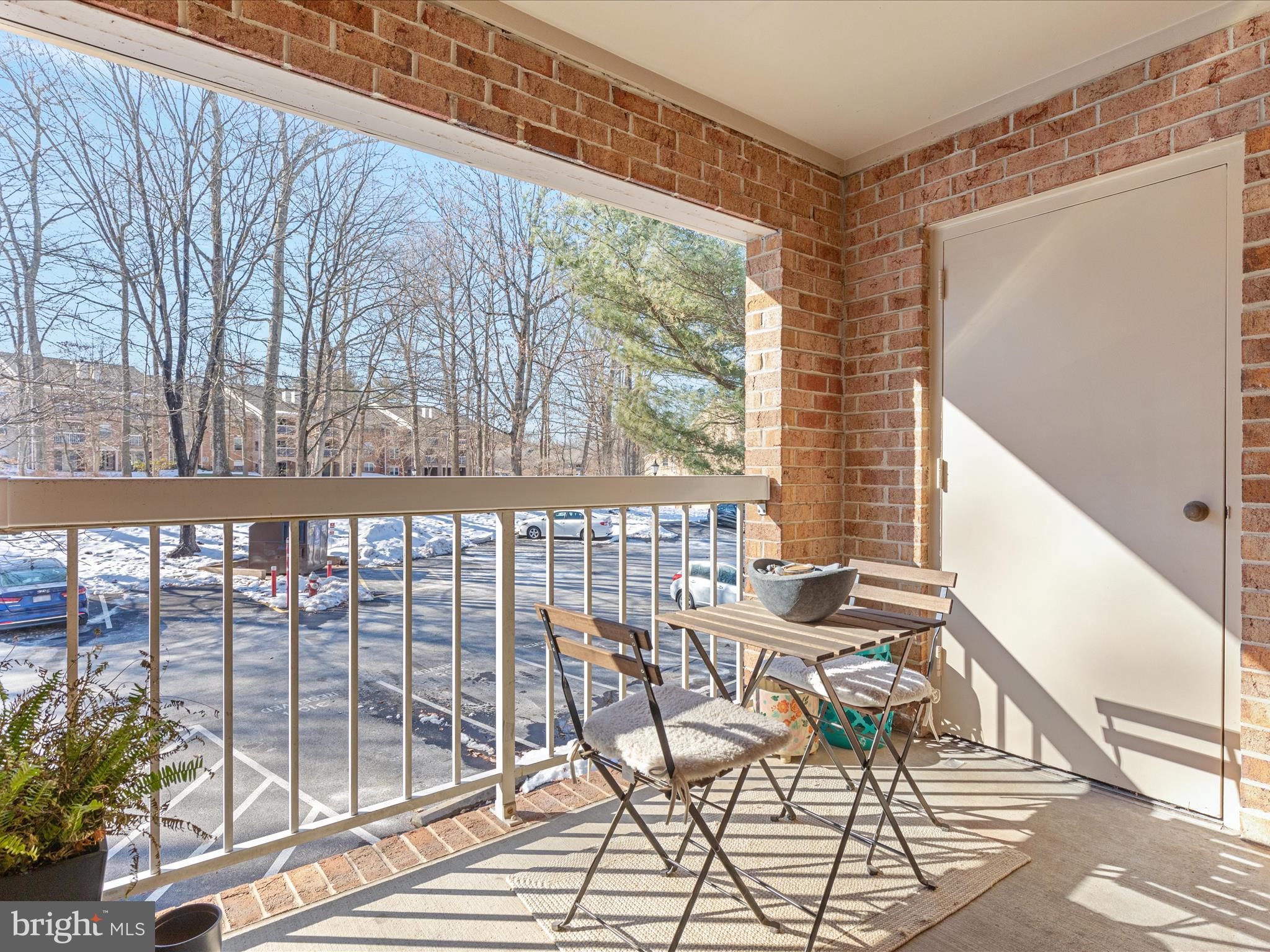 5831 Cove Landing Road, Unit 301 Burke, VA 22015 - Photo 22 of 25 2E6A9010_5831 Cove Landing Rd Unit 301 - Absolute