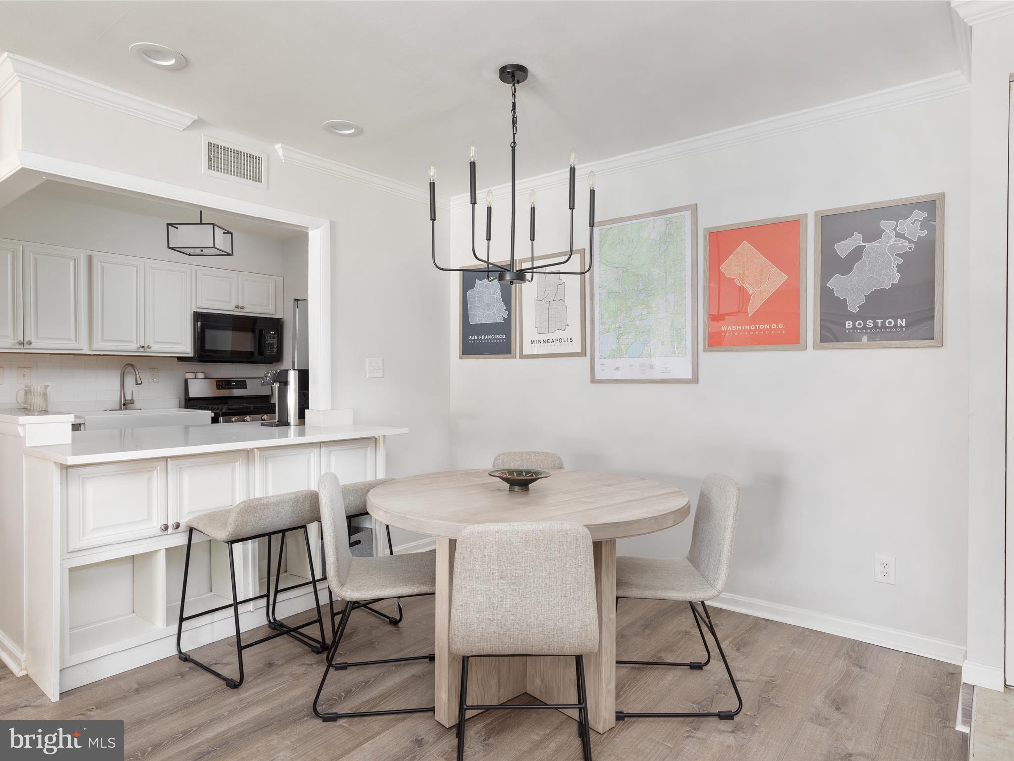 5831 Cove Landing Road, Unit 301 Burke, VA 22015 - Photo 10 of 25 2E6A8988_5831 Cove Landing Rd Unit 301 - Absolute