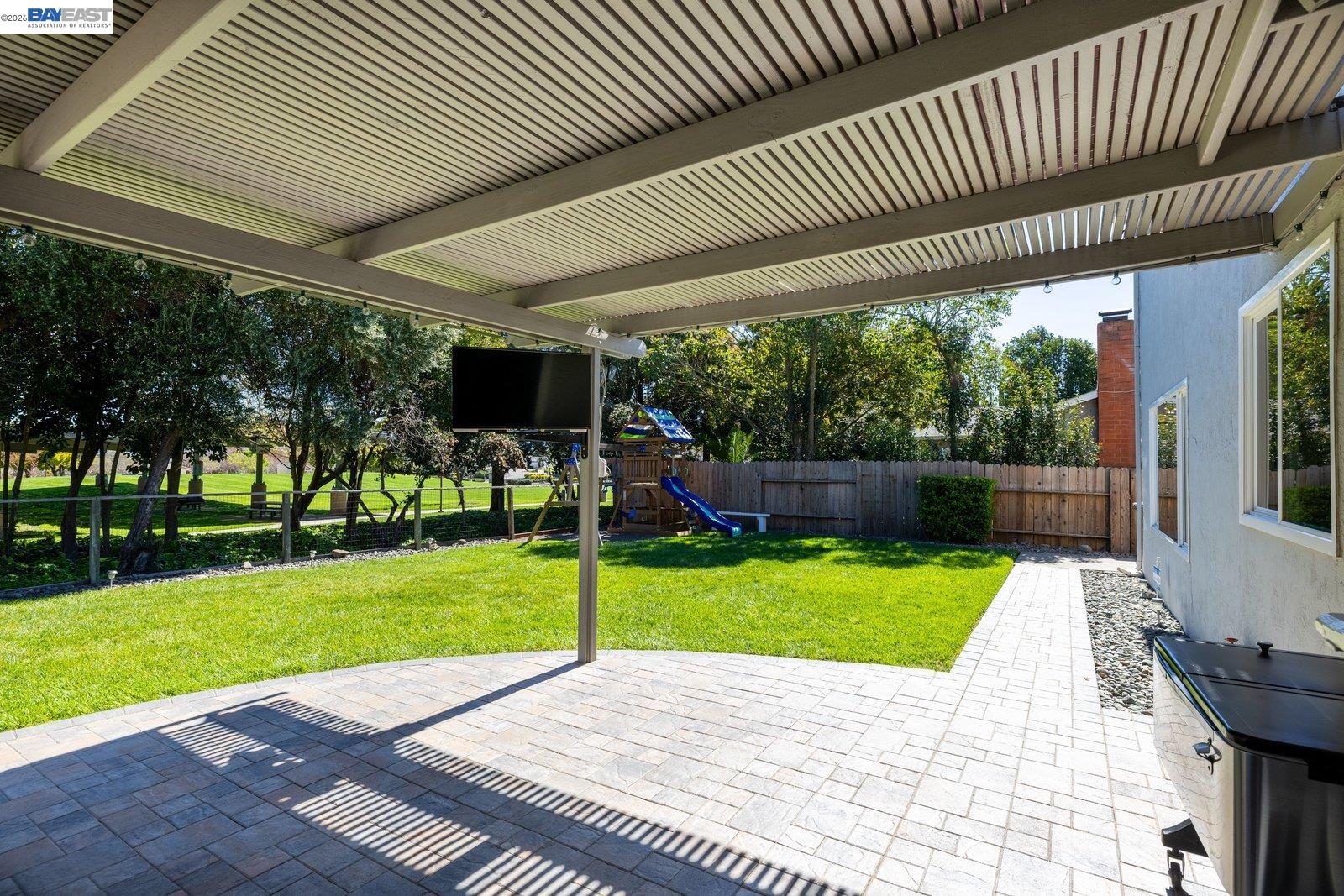 8107 Peppertree Road Dublin, CA 94568 - Photo 3 of 8