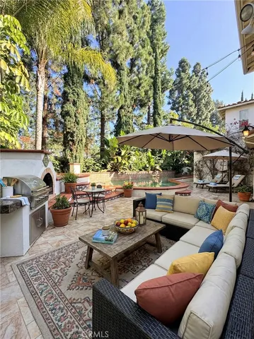 a view of a back yard of the house