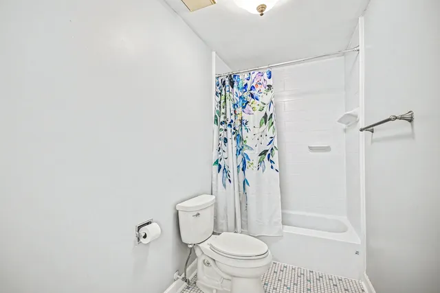 $339,000 | 1678 Groton Court, Unit 1678, Wheaton, IL 60189