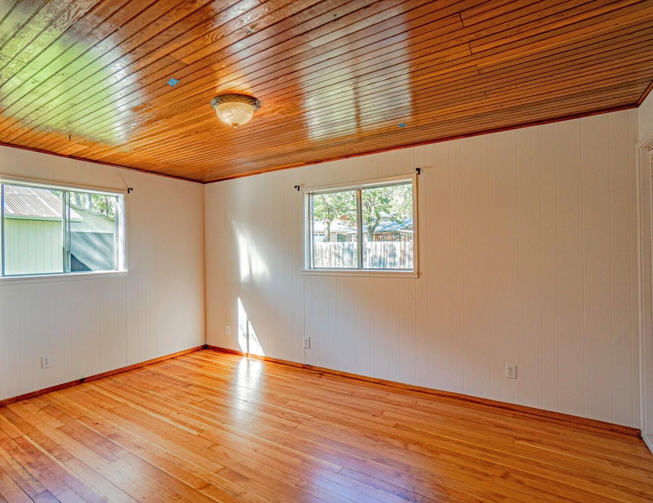 778 Ragsdale Road Trail, OR 97541 - Photo 33 of 48 Rental Bed