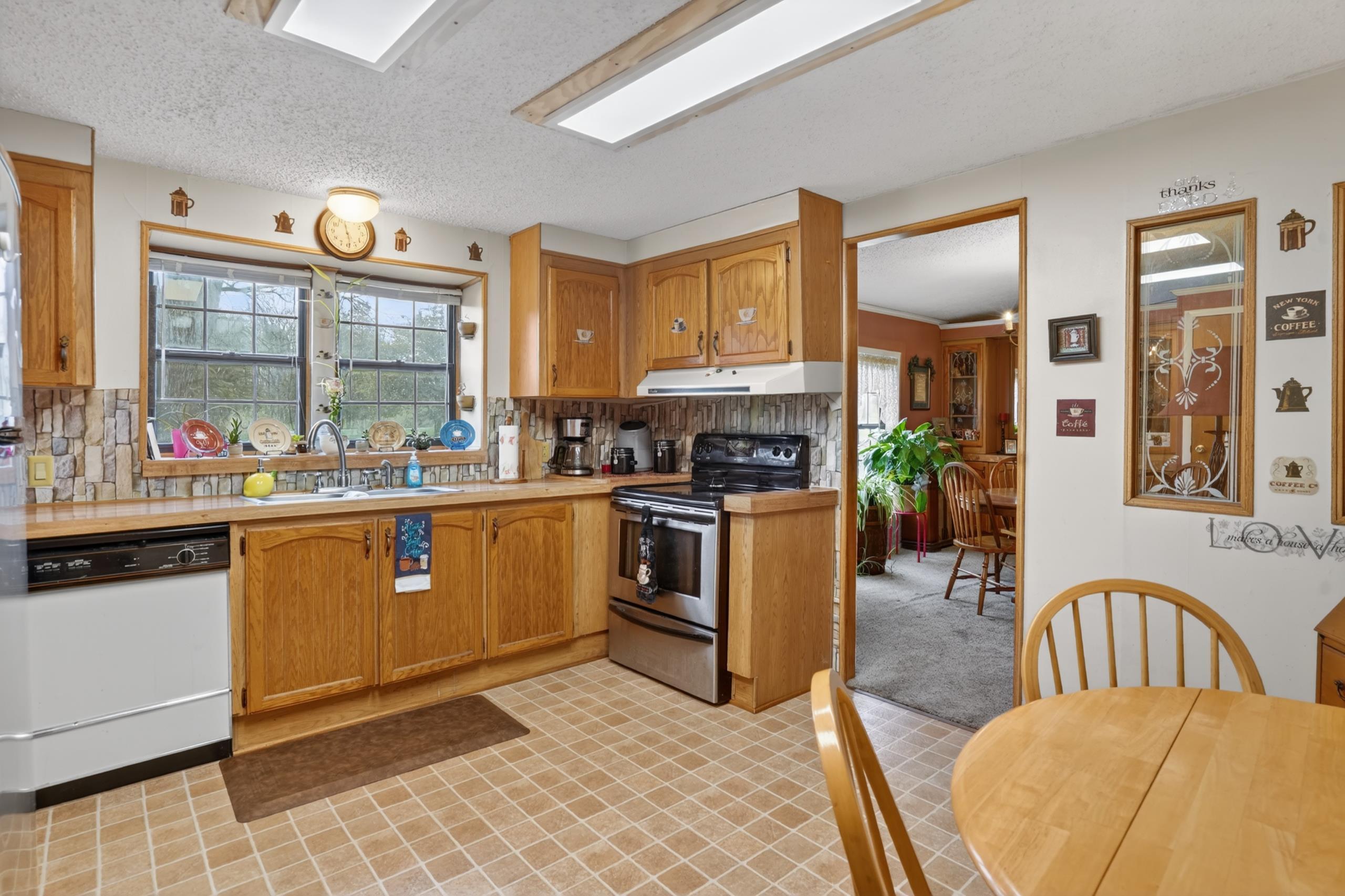 11583 Patch Road Clarklake, MI 49234 - Photo 22 of 37 Patch Kitchen 4