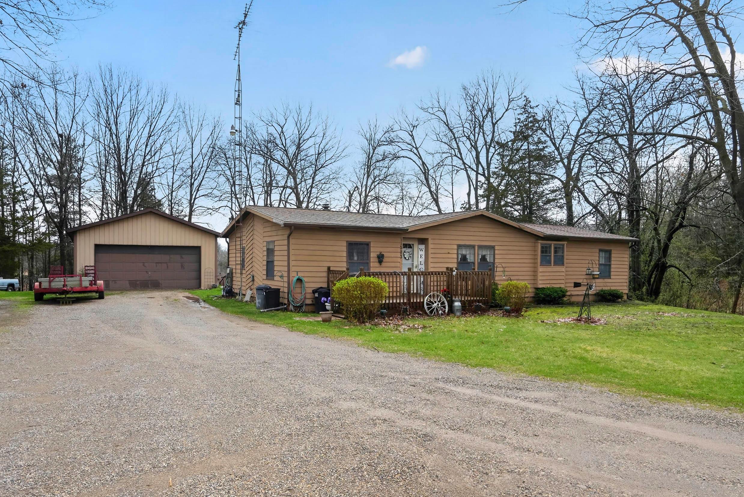 11583 Patch Road Clarklake, MI 49234 - Photo 7 of 37 Patch front side 2