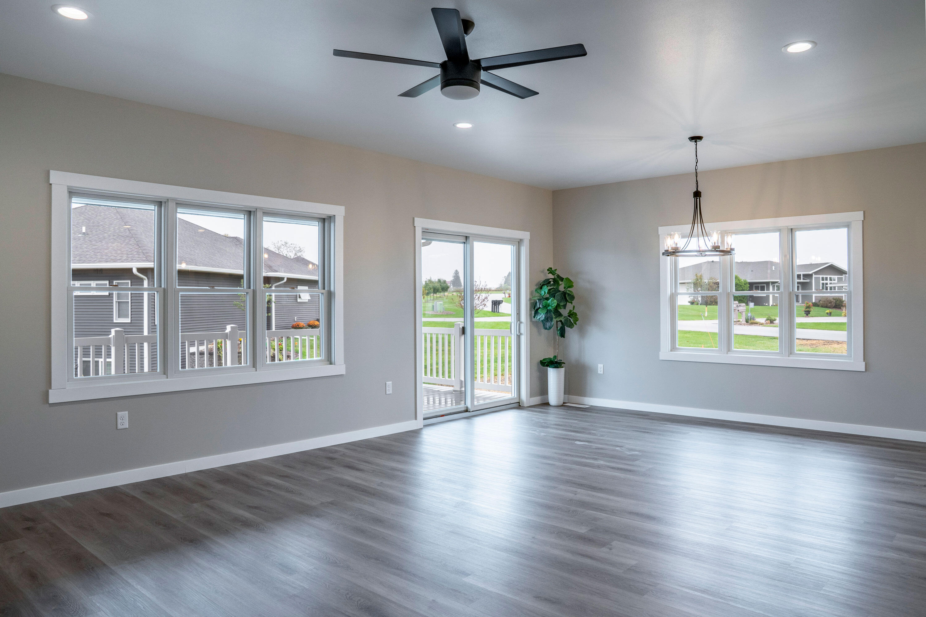 W4946 Battlestone Station Road, Unit 23 La Crosse, WI 54601 - Photo 15 of 30 Living Room/Dining