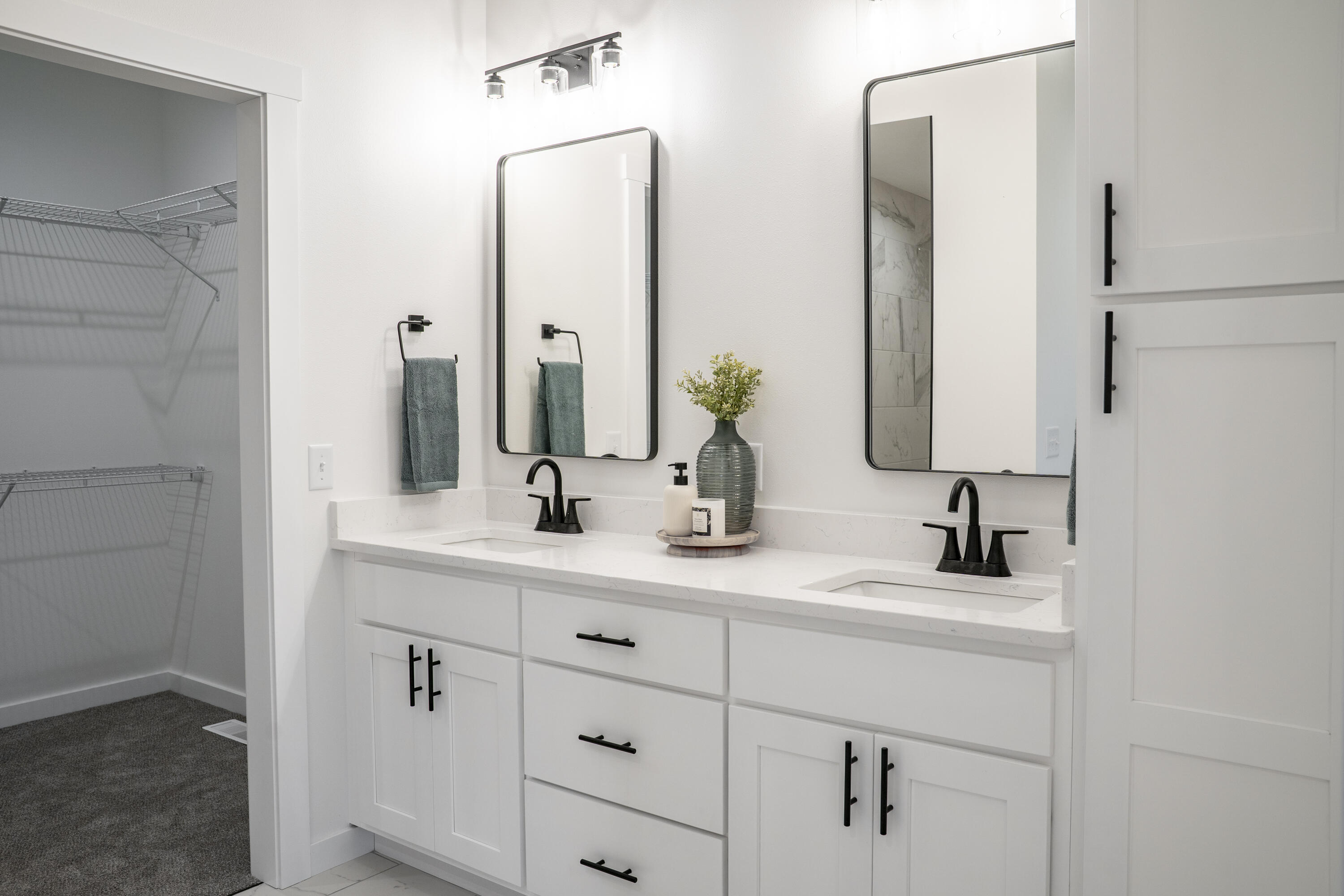 W4946 Battlestone Station Road, Unit 23 La Crosse, WI 54601 - Photo 18 of 30 Master Bath