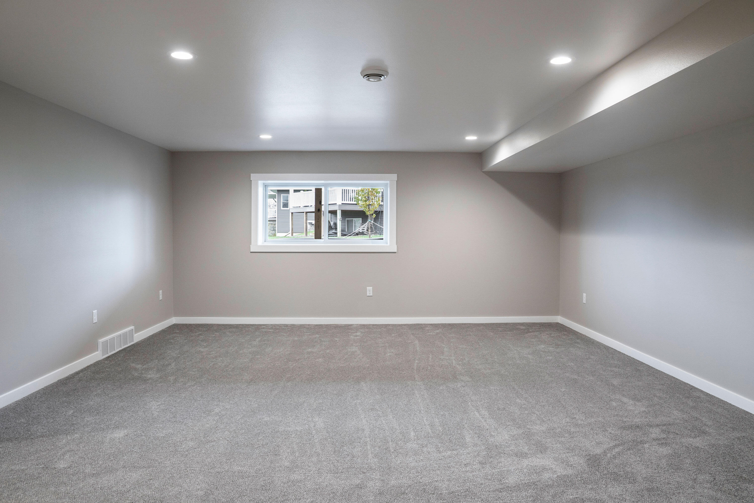 W4946 Battlestone Station Road, Unit 23 La Crosse, WI 54601 - Photo 20 of 30 LL Family Room