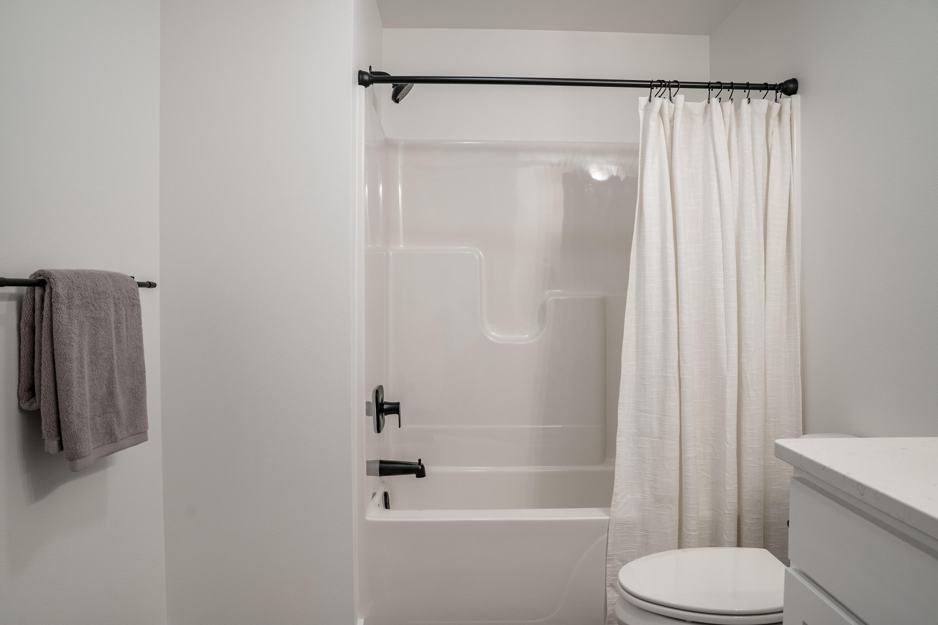 W4946 Battlestone Station Road, Unit 23 La Crosse, WI 54601 - Photo 26 of 30 Shower/Tub Surround