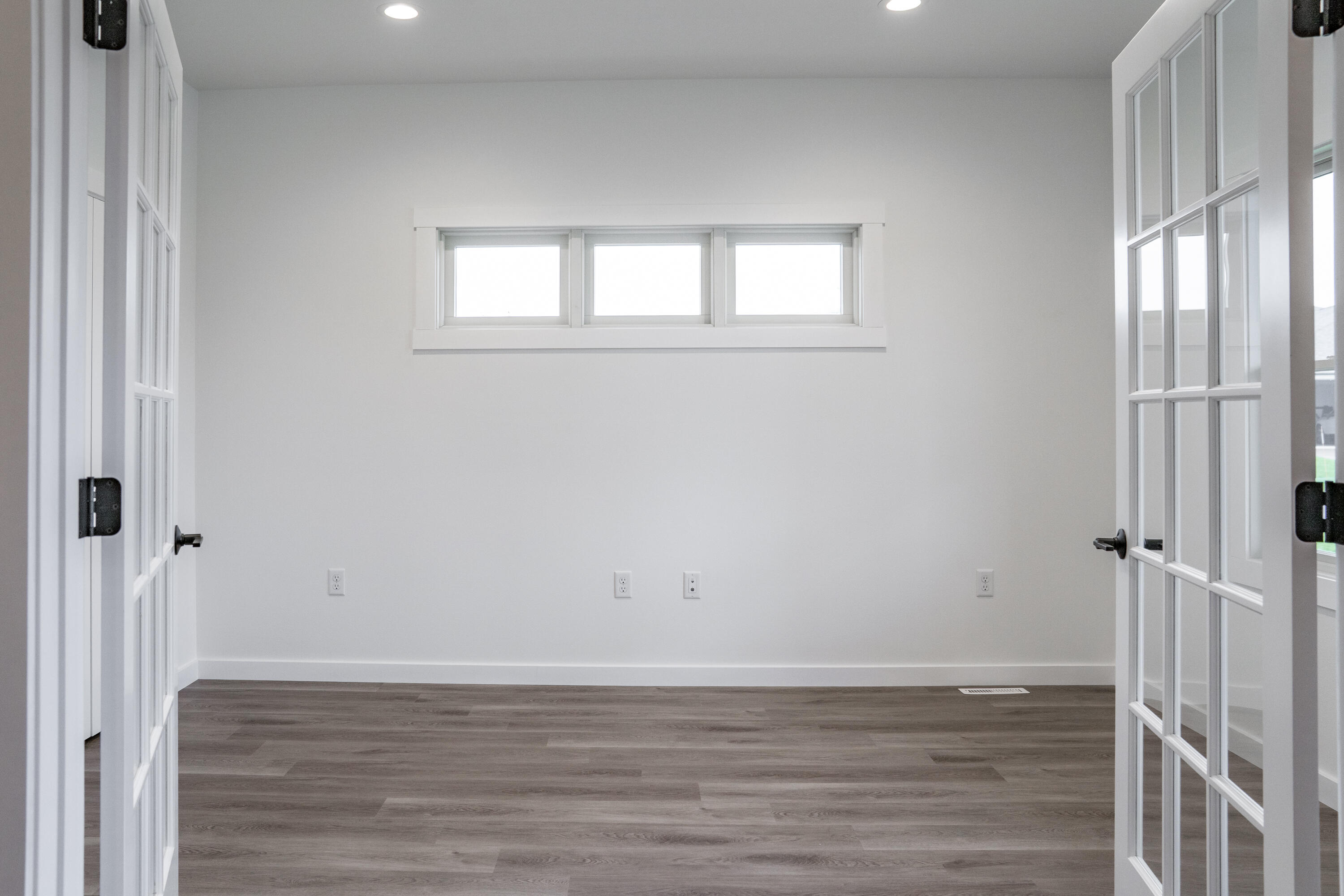 W4946 Battlestone Station Road, Unit 23 La Crosse, WI 54601 - Photo 3 of 30 Office