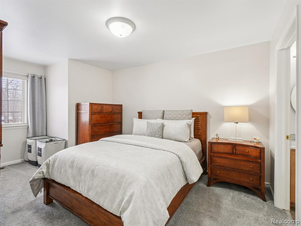 16984 Farmington Road Livonia, MI 48154 - Photo 23 of 34