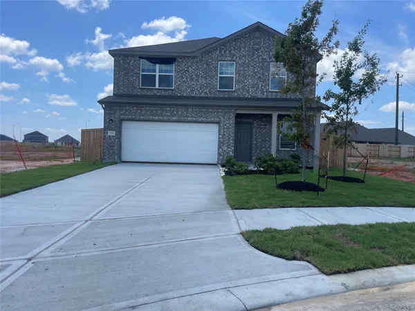 $275,990 | 3106 Tanzanite Chase Drive, Angleton, TX 77515